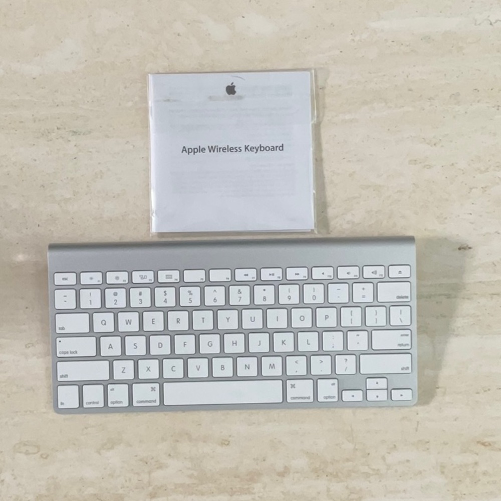 Apple Keyboard Wireless Model A1314 Genuine OEM Authentic - Picture 2 of 11